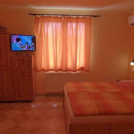 Napfeny Apartman Es Vendeghaz Egerszalok Exterior photo