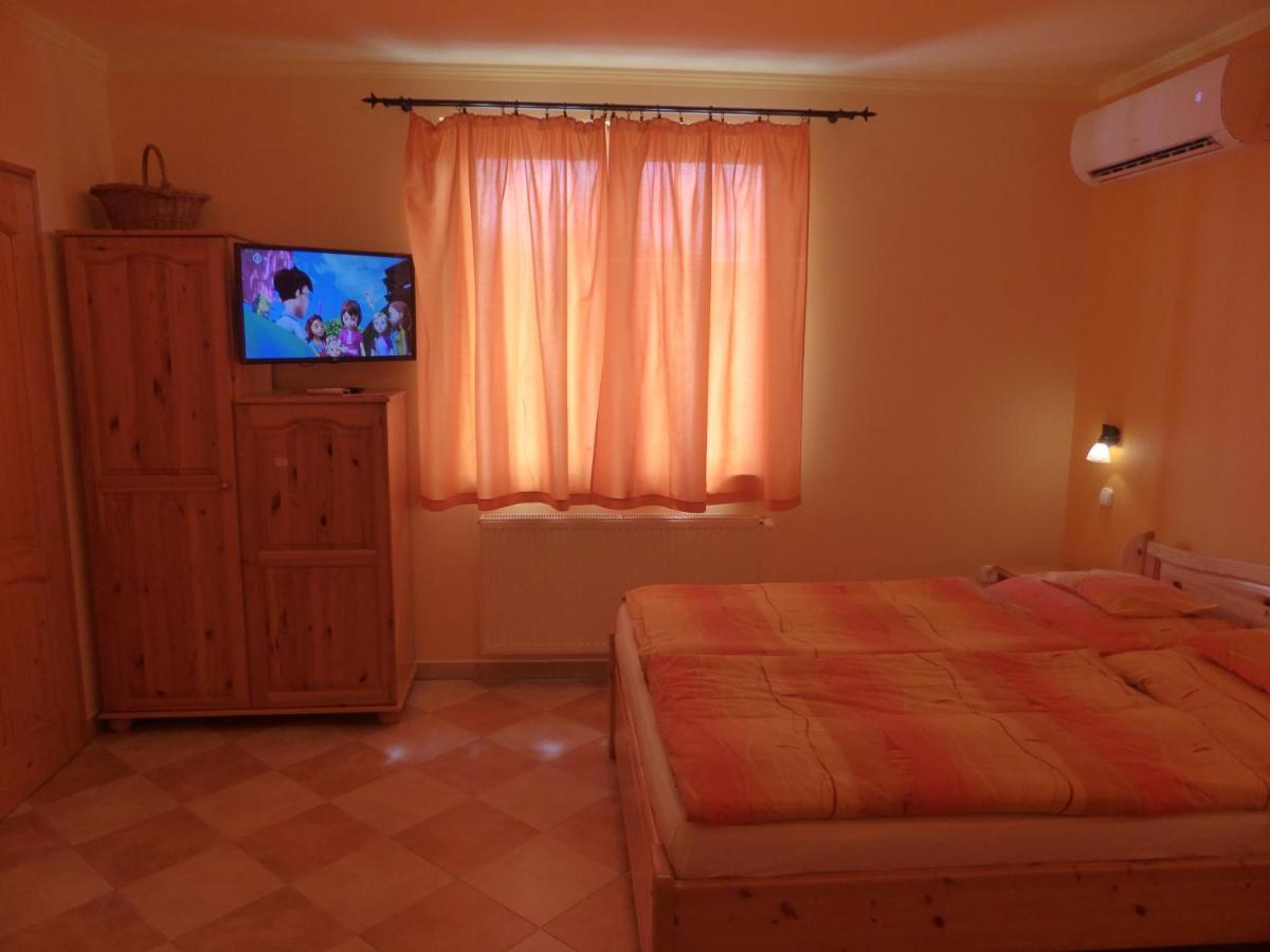Napfeny Apartman Es Vendeghaz Egerszalok Exterior photo