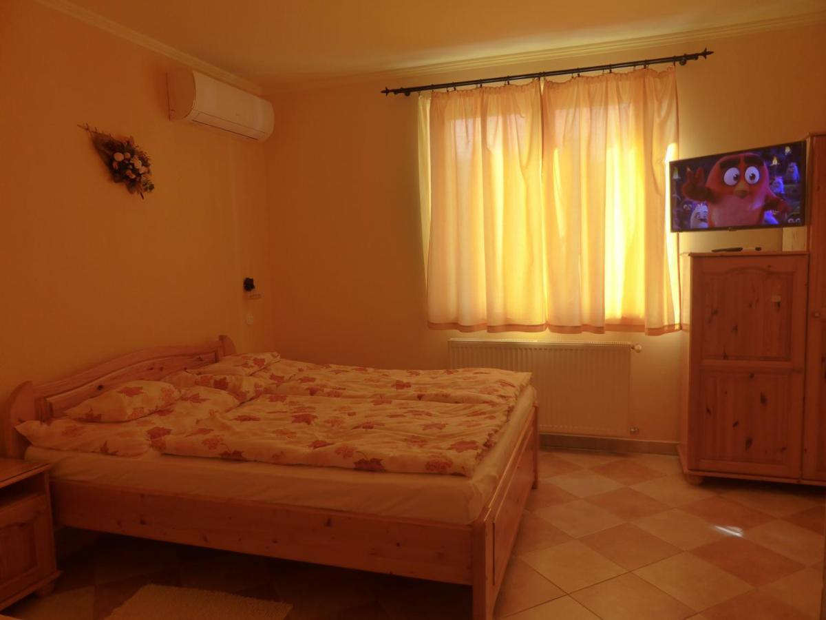 Napfeny Apartman Es Vendeghaz Egerszalok Exterior photo