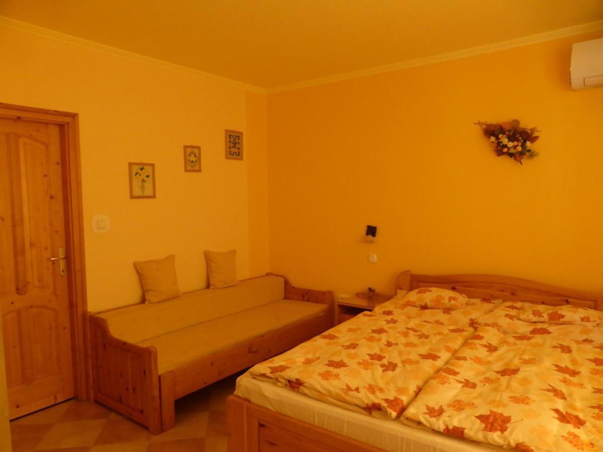 Napfeny Apartman Es Vendeghaz Egerszalok Exterior photo