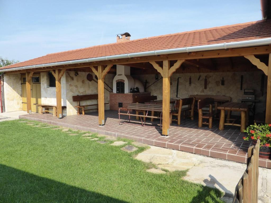 Napfeny Apartman Es Vendeghaz Egerszalok Exterior photo