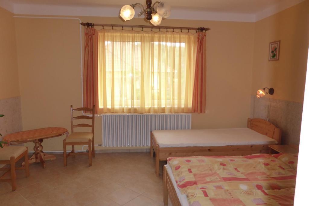 Napfeny Apartman Es Vendeghaz Egerszalok Room photo