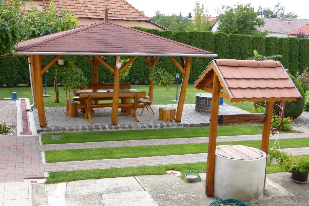 Napfeny Apartman Es Vendeghaz Egerszalok Exterior photo