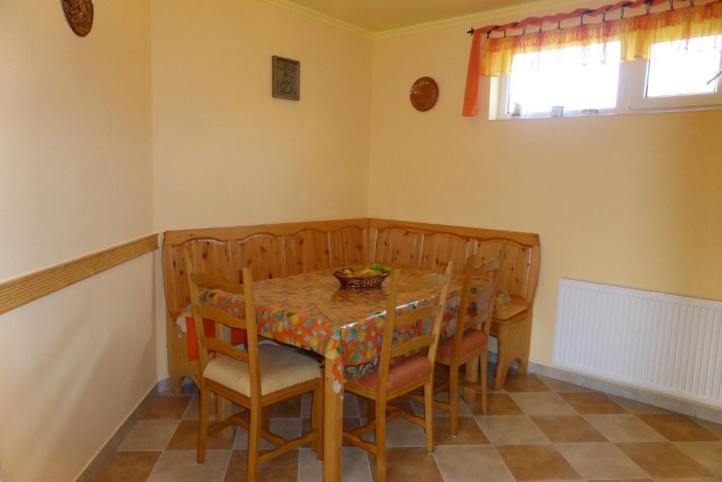 Napfeny Apartman Es Vendeghaz Egerszalok Room photo